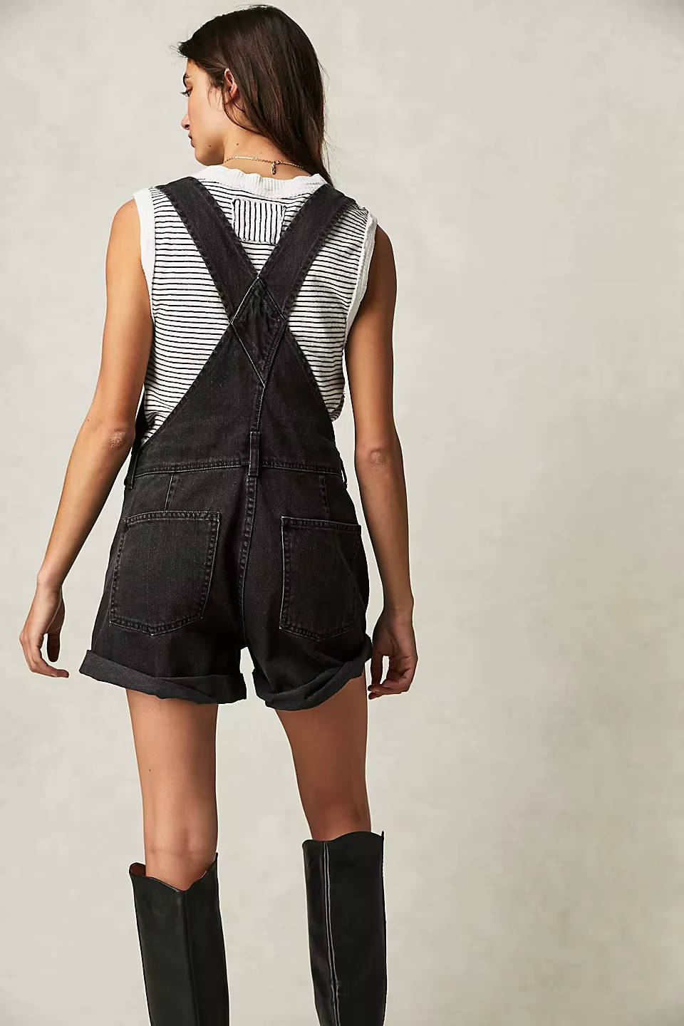 Women's Denim Shortalls with Adjustable Button Straps and Five Pockets, Loose Fit Sleeveless