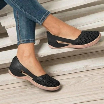 Women's Wide Toe Slip-On Flats with Padded Insole and Air-Permeable Upper