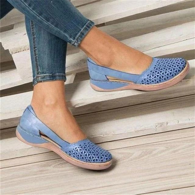 Women's Wide Toe Slip-On Flats with Padded Insole and Air-Permeable Upper