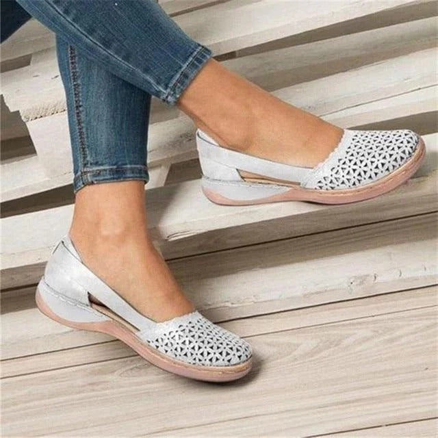 Women's Wide Toe Slip-On Flats with Padded Insole and Air-Permeable Upper