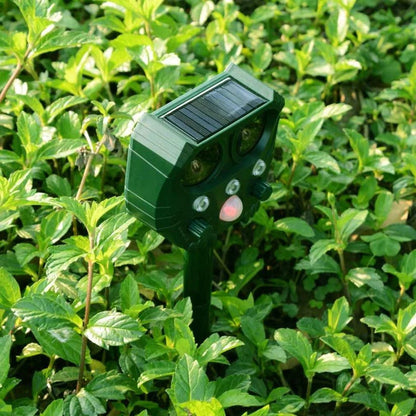 Solar Powered Animal Repellent with Motion Sensor and Ultrasonic Sound for Cats, Foxes, Squirrels, Rats and Dogs